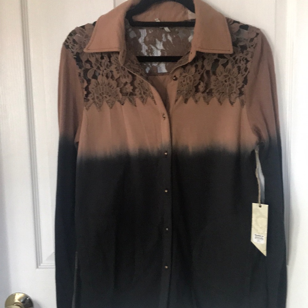 NWT BKE top Sz Lg